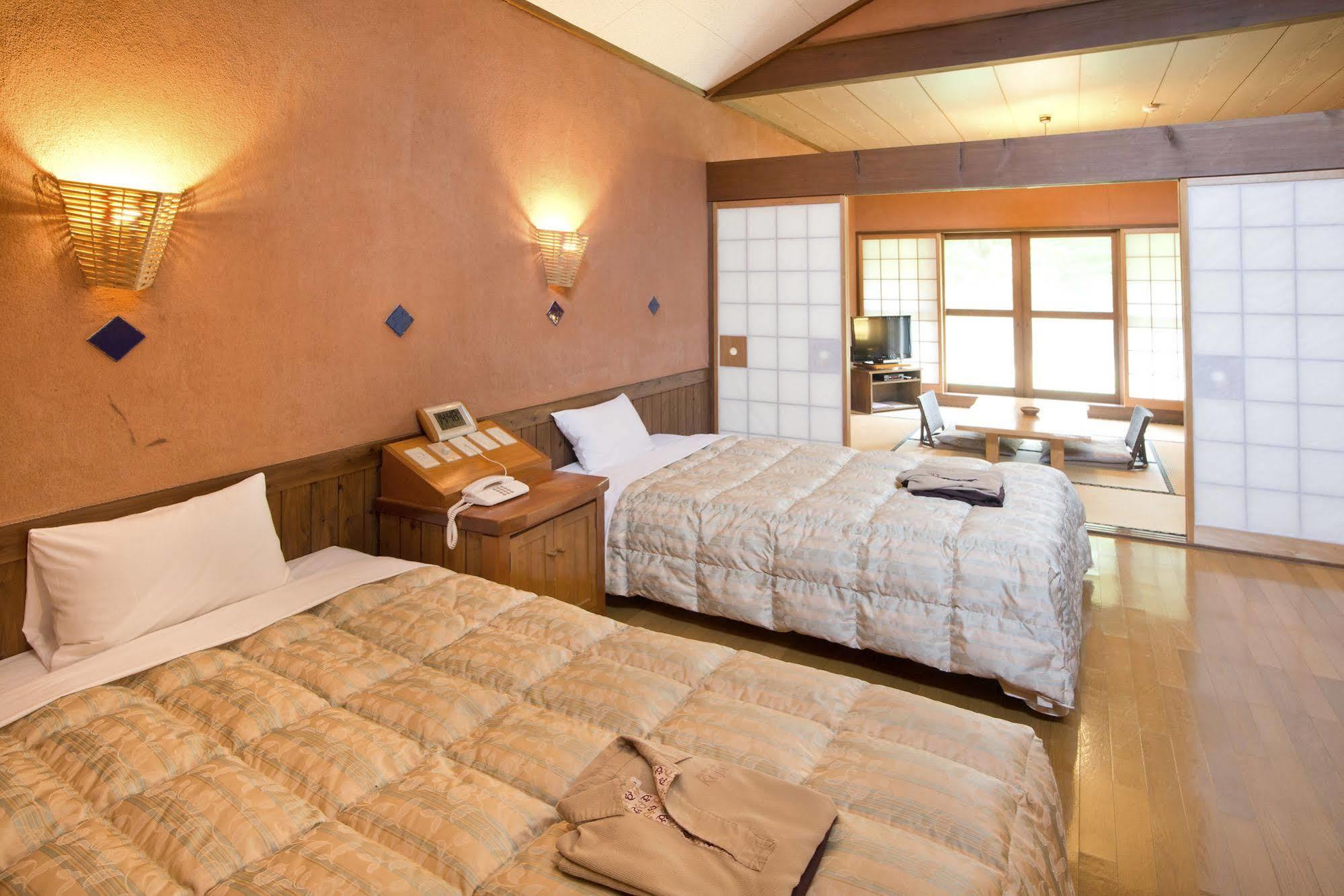 Hotel Resonate Club Kuju Taketa Esterno foto